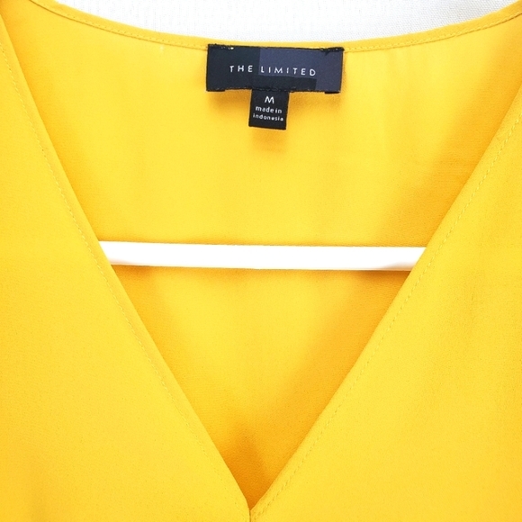 New Without Tags | The Limited Gold Women's V Neck Sleeveless Top | M - Picture 3 of 5